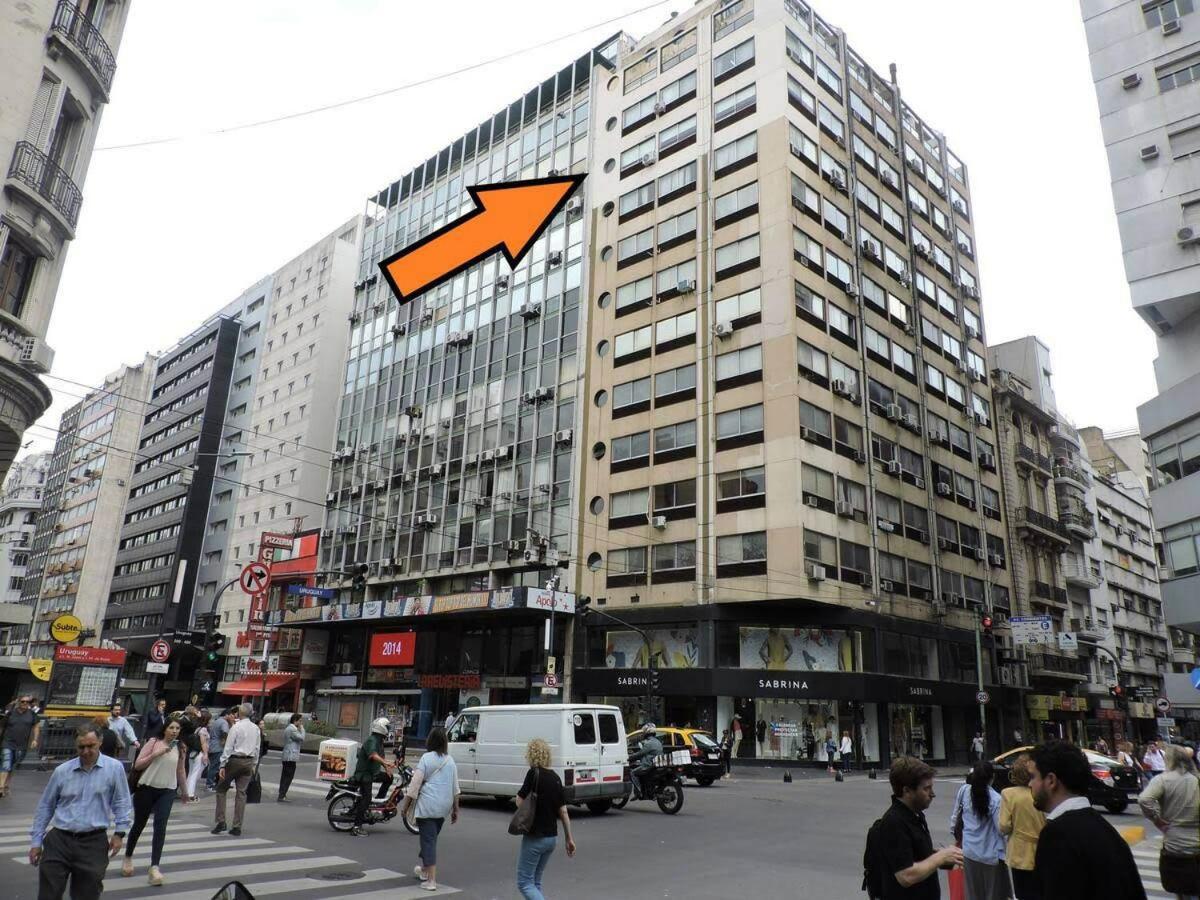 4 Ventanales Sobre La Avenida Corrientes Apartment Buenos Aires Luaran gambar