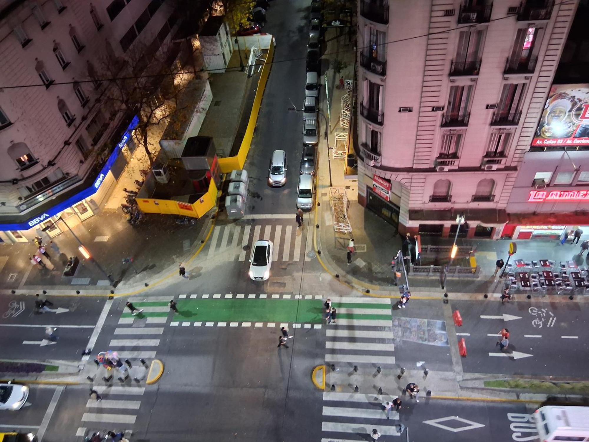 4 Ventanales Sobre La Avenida Corrientes Apartment Buenos Aires Luaran gambar